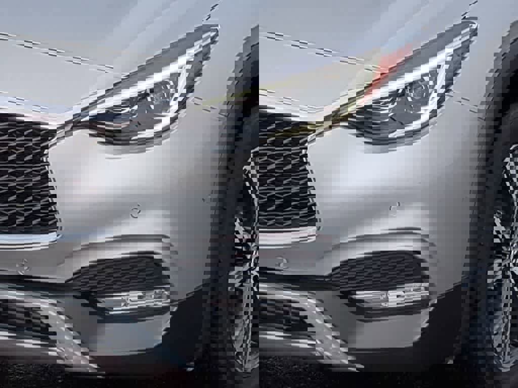 Used 2018 INFINITI QX30 ESSENTIAL image 10