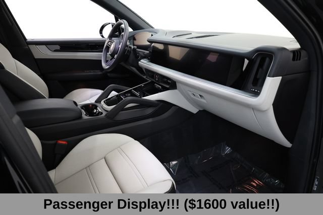 Used 2026 Porsche Cayenne AWD/4WD image 13
