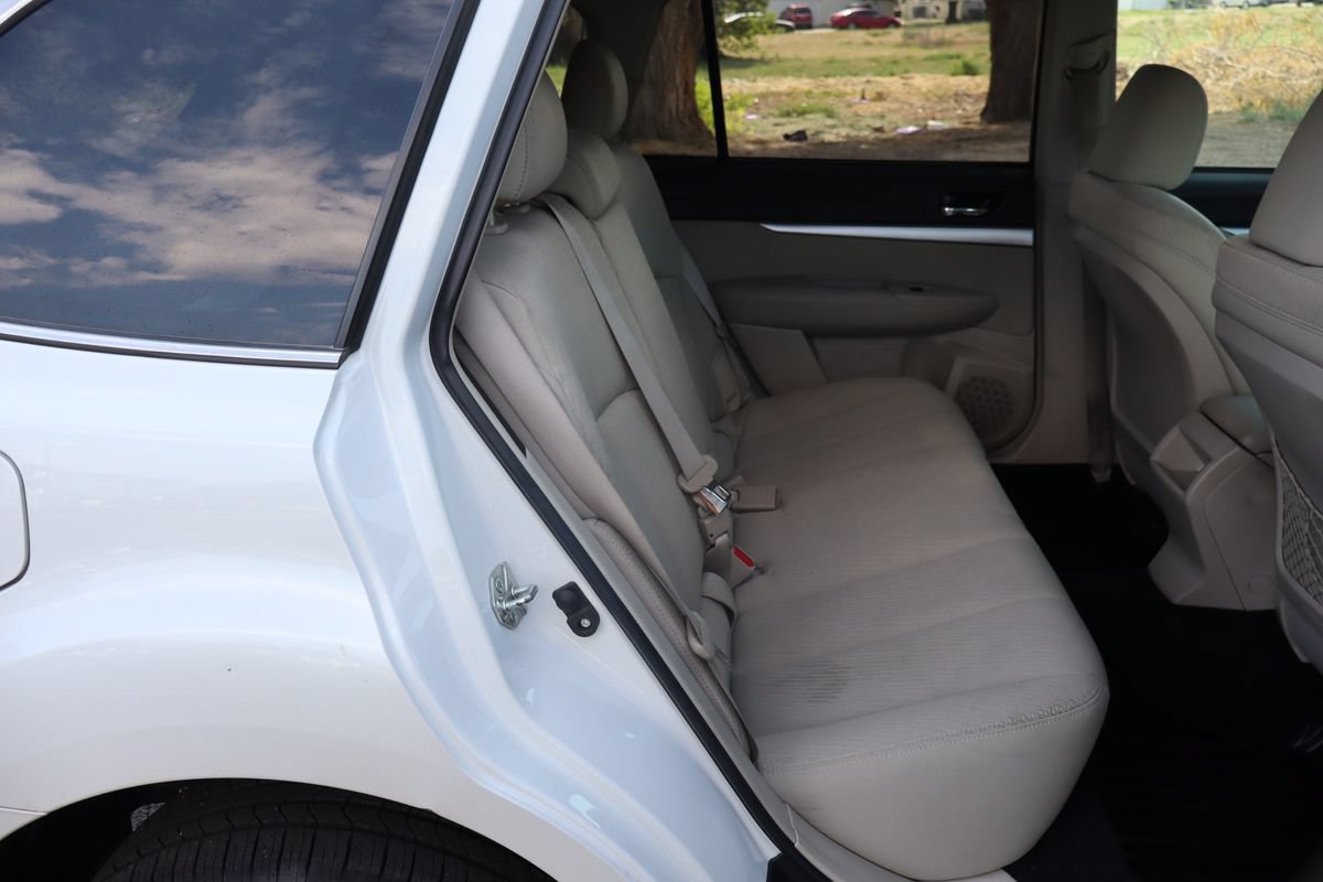 Used 2010 Subaru Outback 2.5i Premium AWD/4WD image 21