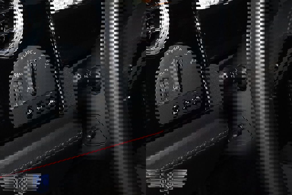 Used 2021 Rolls-Royce Dawn image 39