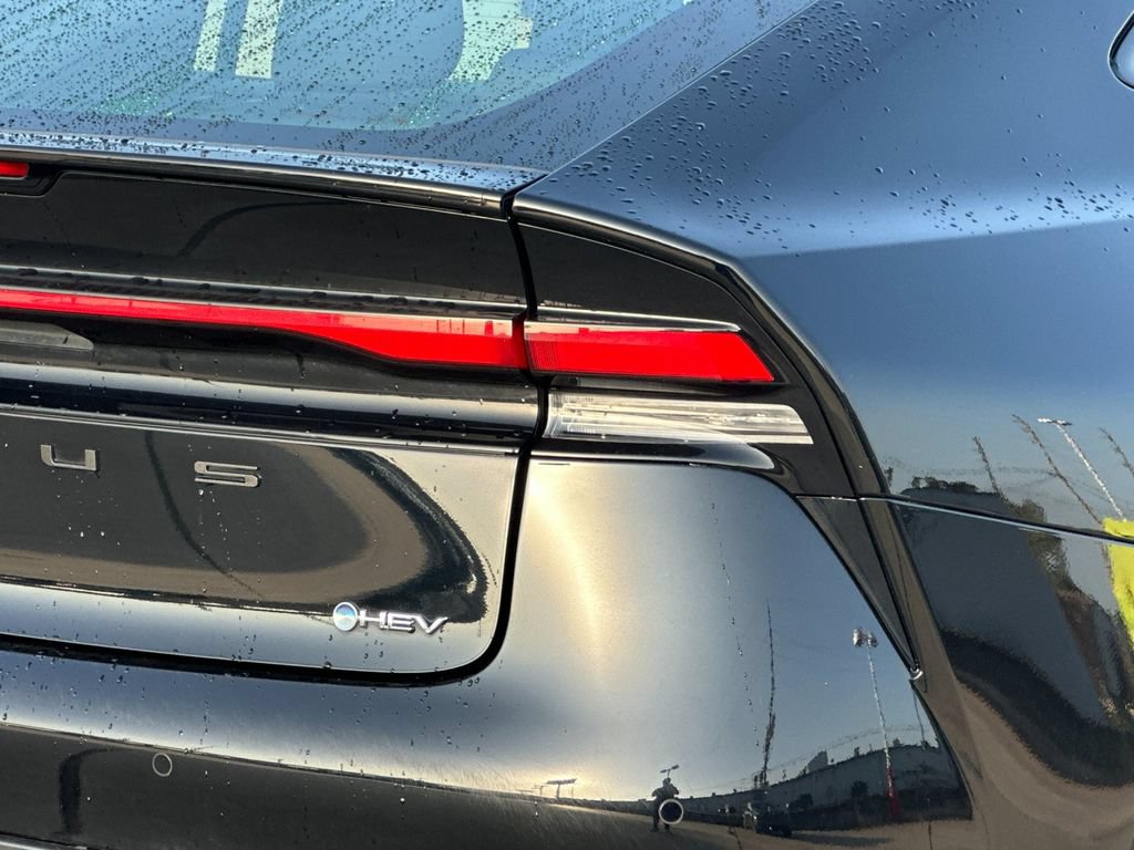 Certified 2025 Toyota Prius LE FWD image 29