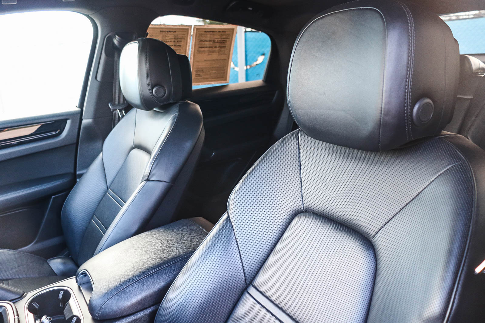 Used 2021 Porsche Cayenne Base image 23