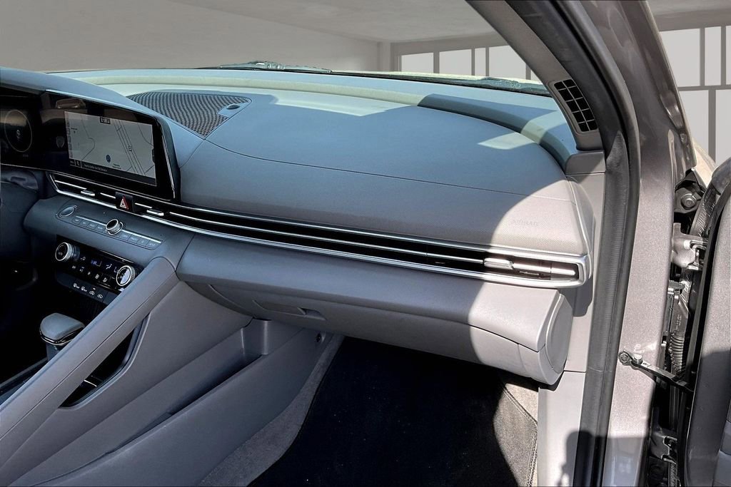 Used 2024 Hyundai Elantra SEL image 24