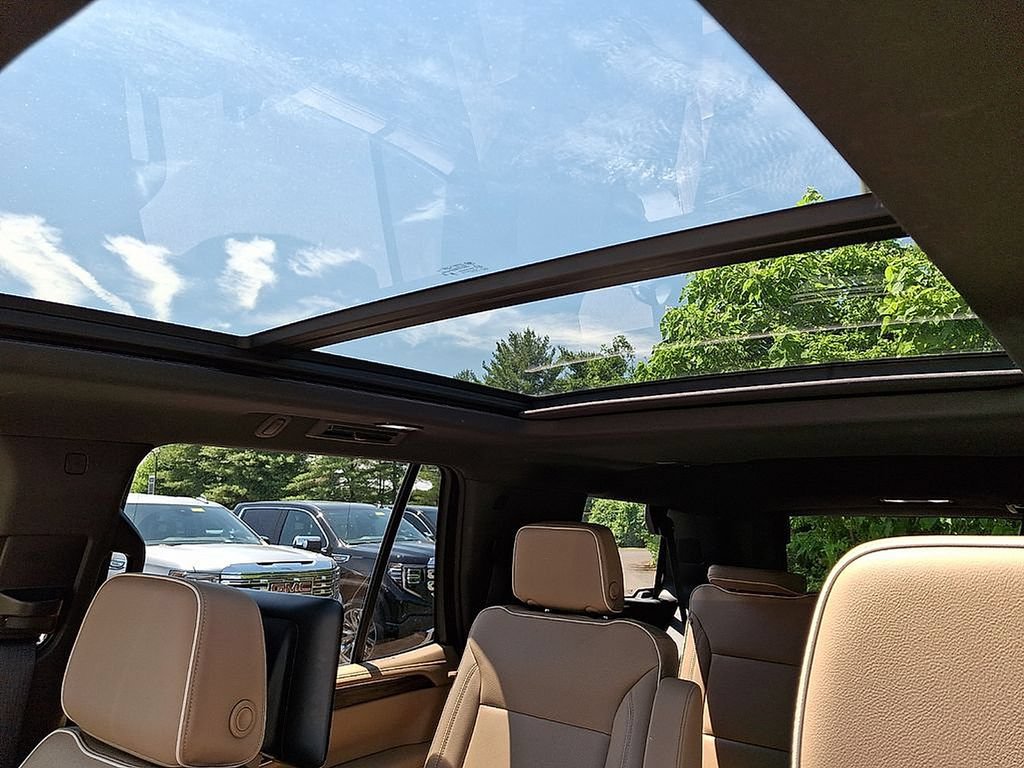 Certified 2023 Chevrolet Tahoe Premier w/ Advanced Technology Package AWD/4WD image 15
