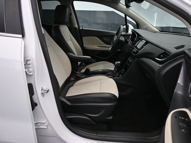 Used 2022 Buick Encore Preferred image 41