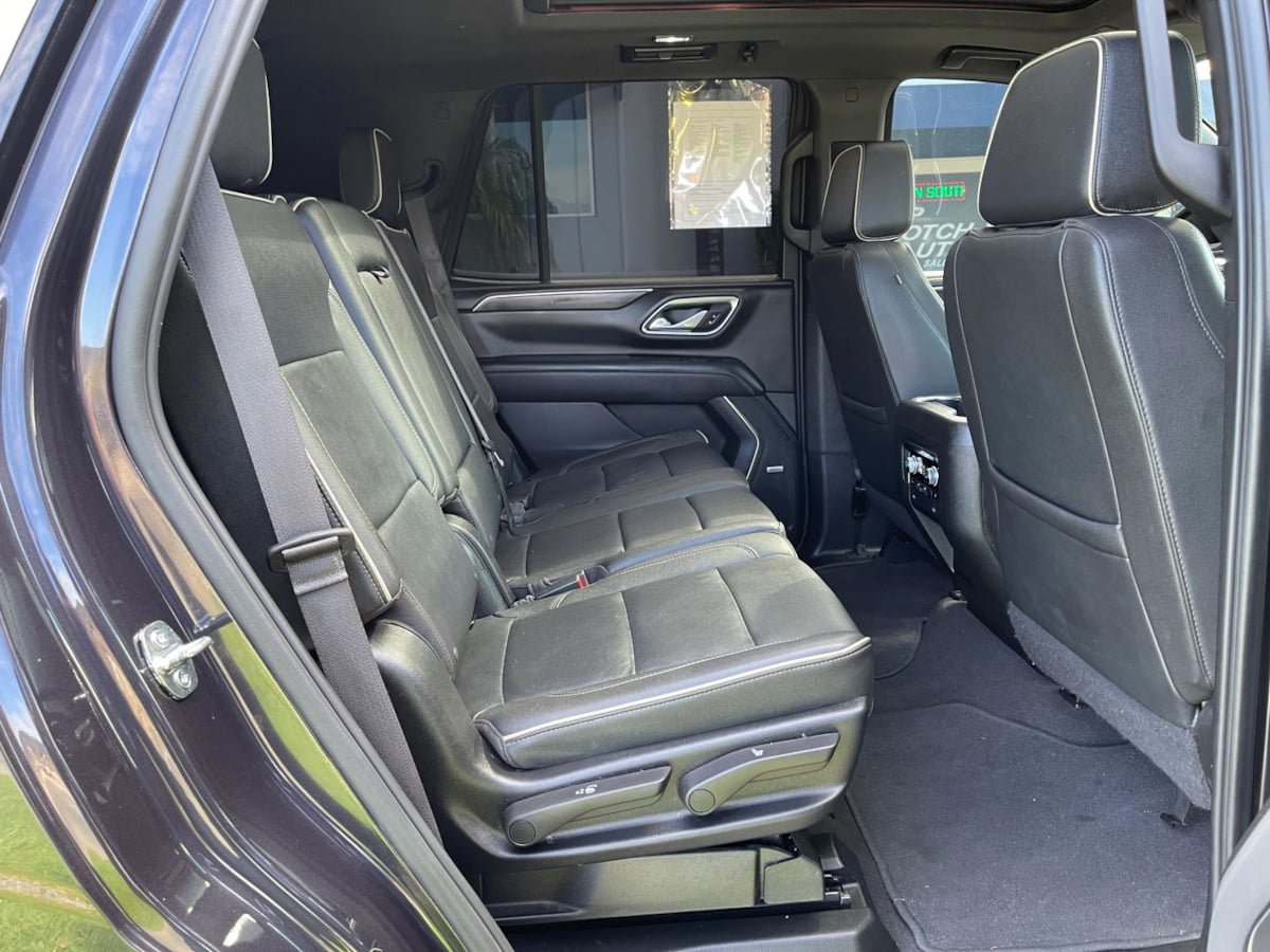 Used 2024 GMC Yukon SLT w/ SLT Premium Package AWD/4WD image 28