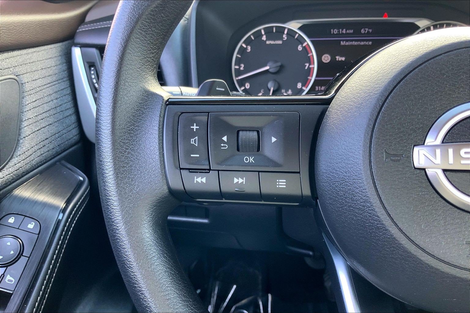 Used 2023 Nissan Rogue SV AWD/4WD image 23