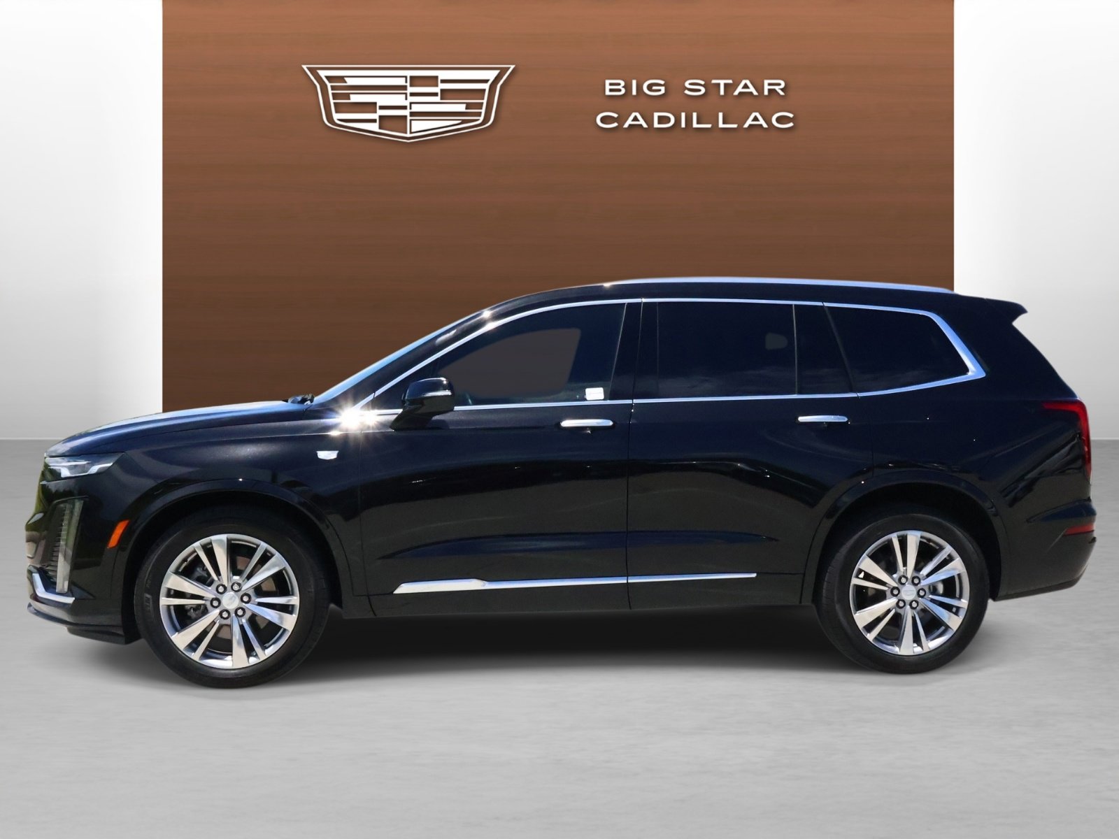 Used 2023 Cadillac XT6 Premium Luxury FWD image 2