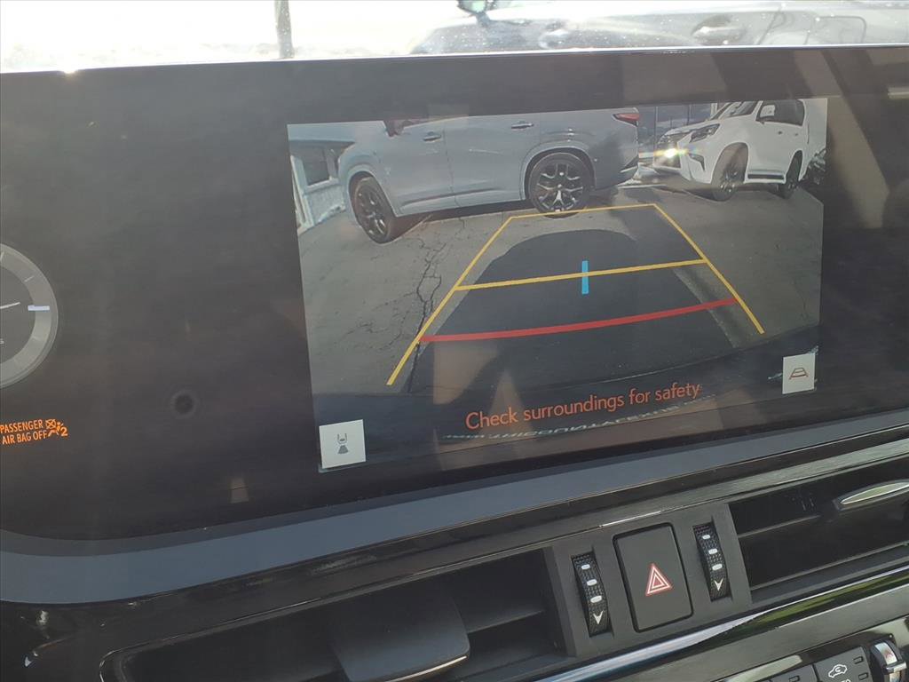 Certified 2023 Lexus ES 250 w/ Premium Package image 20