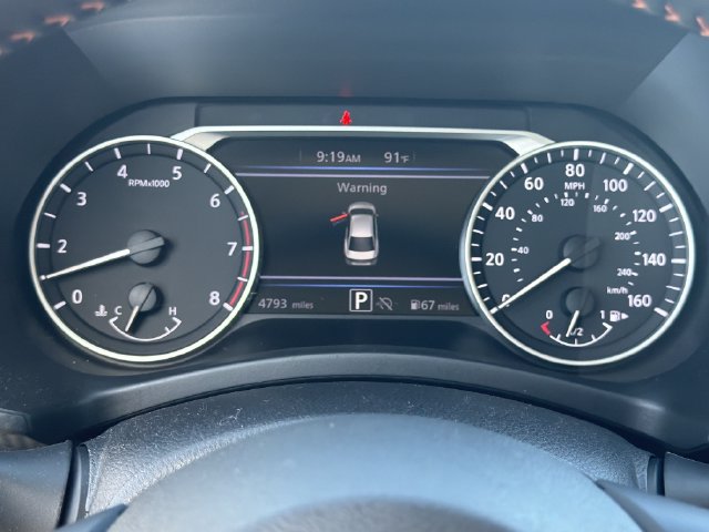 Certified 2025 Nissan Sentra SR FWD image 28