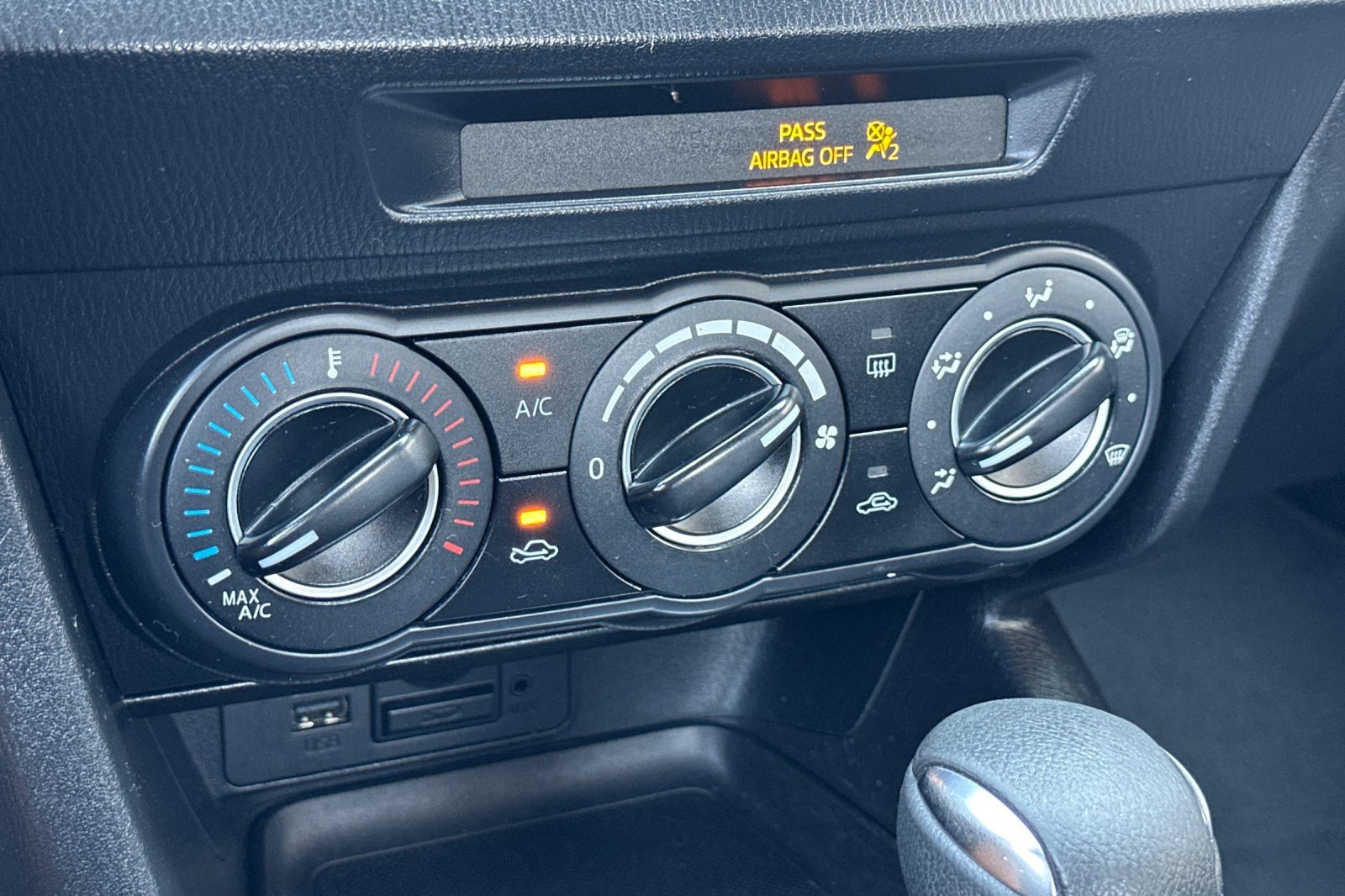 Used 2016 MAZDA MAZDA3 i Sport w/ Preferred Equipment Package image 21