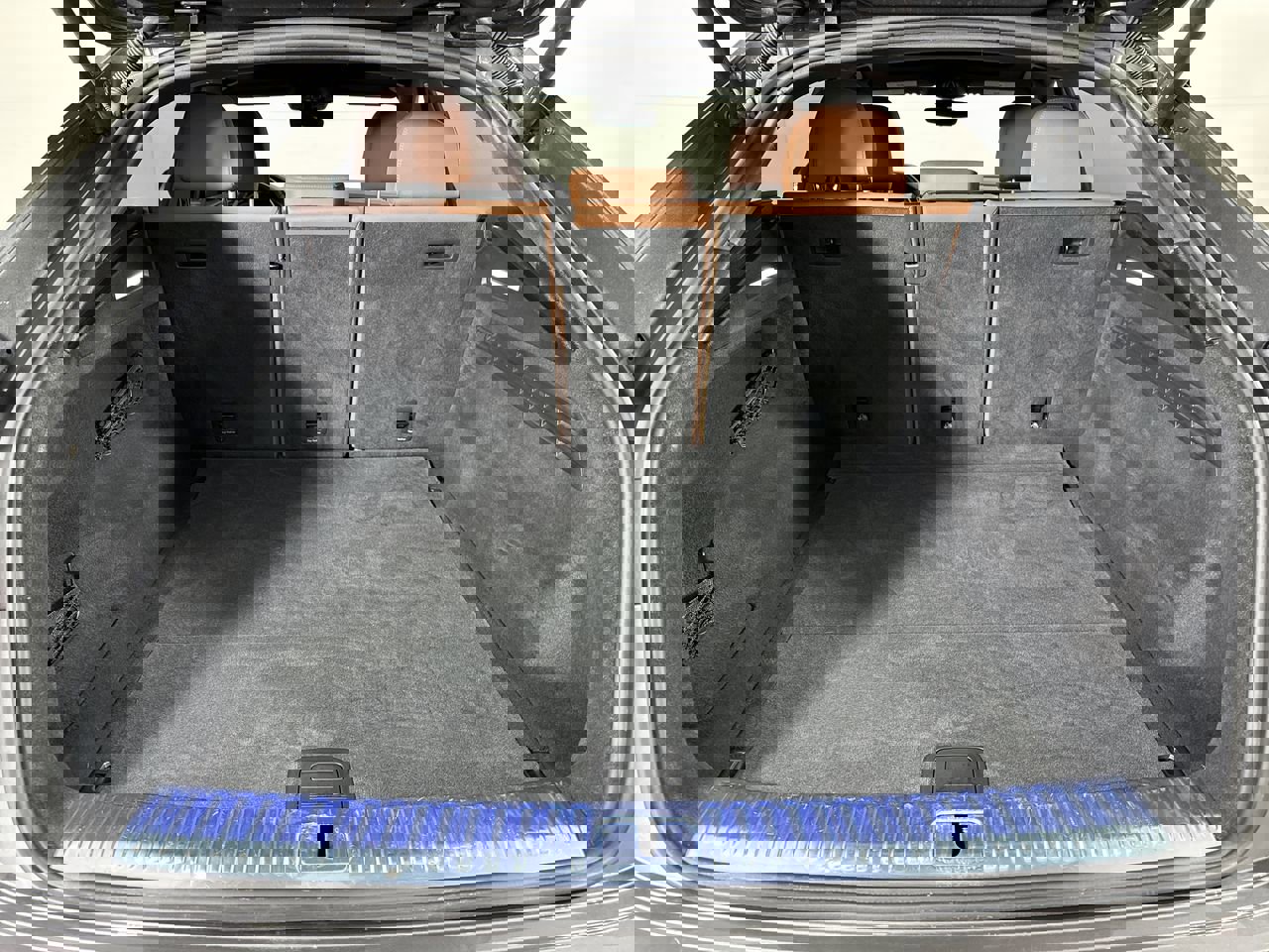 Used 2024 Audi Q8 Premium Plus w/ Premium Plus Package image 34