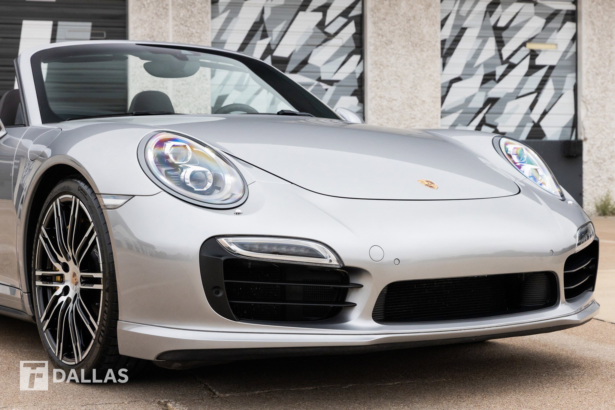 Used 2015 Porsche 911 Turbo S image 2