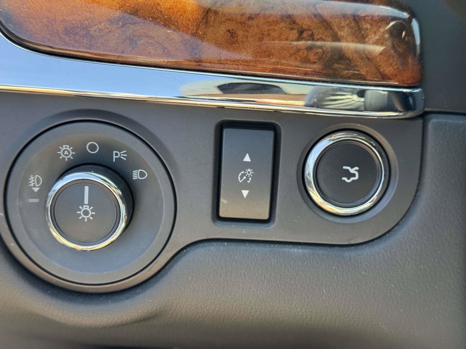 Used 2015 Lincoln MKS AWD w/ Equipment Group 101A image 18