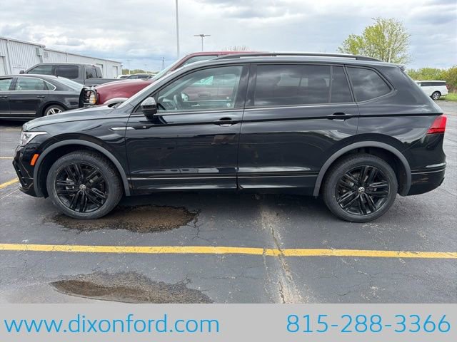 Used 2022 Volkswagen Tiguan SE R-Line AWD/4WD image 2
