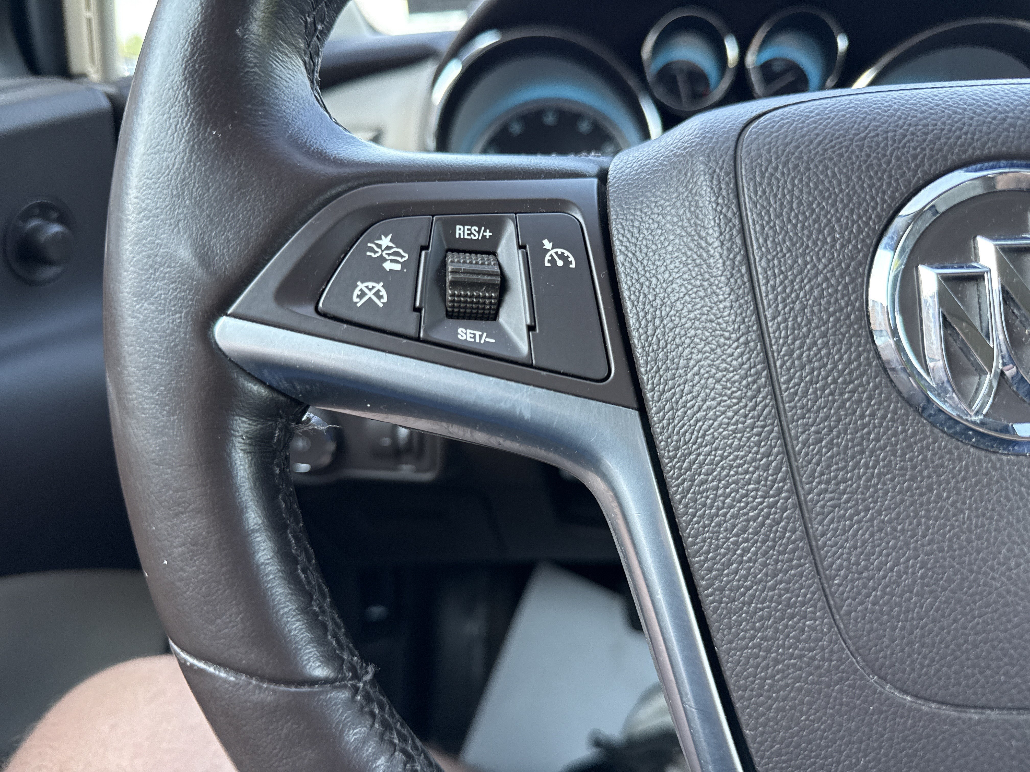 Used 2014 Buick Verano Leather FWD image 18