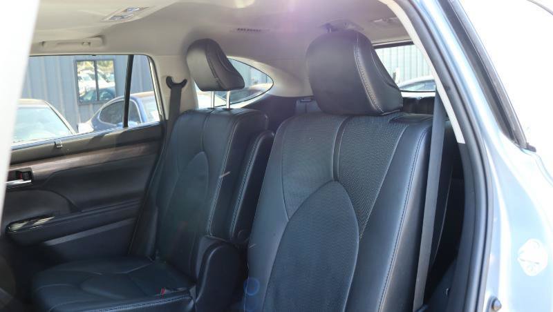 Used 2021 Toyota Highlander Limited AWD/4WD image 22