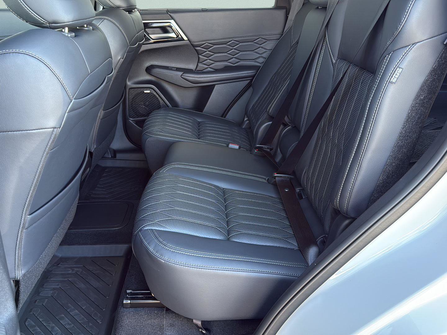 New 2026 Mitsubishi Outlander SEL AWD/4WD image 26