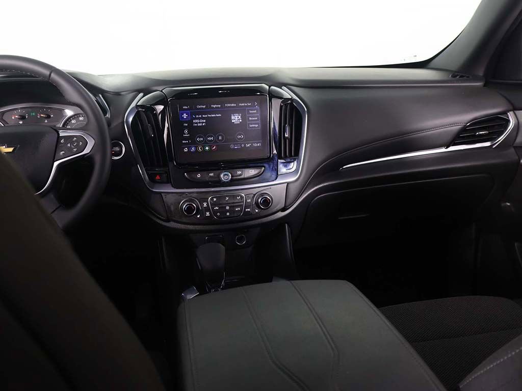 Used 2023 Chevrolet Traverse LT image 30