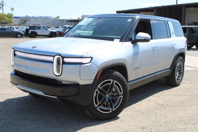 Used 2025 Rivian R1S Adventure AWD/4WD image 11