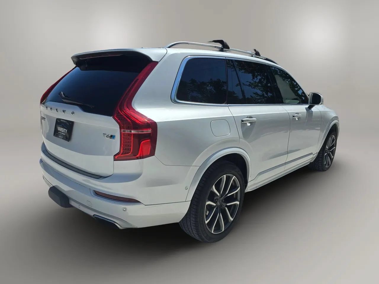 Used 2017 Volvo XC90 T6 Momentum w/ Vision Package AWD/4WD image 7