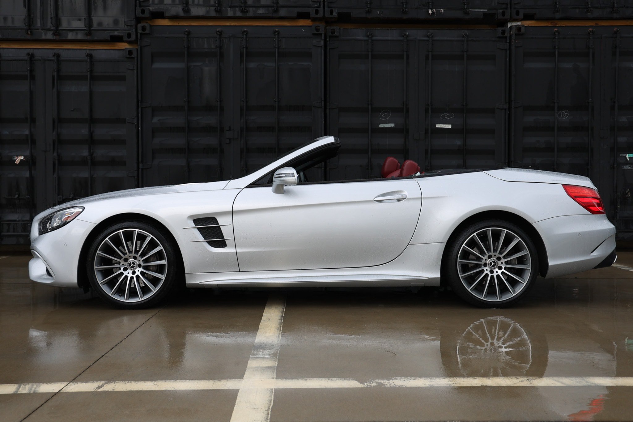 Used 2017 Mercedes-Benz SL 550 image 4