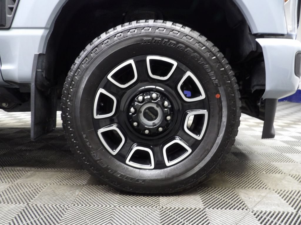 Used 2026 Ford F250 Platinum AWD/4WD image 11