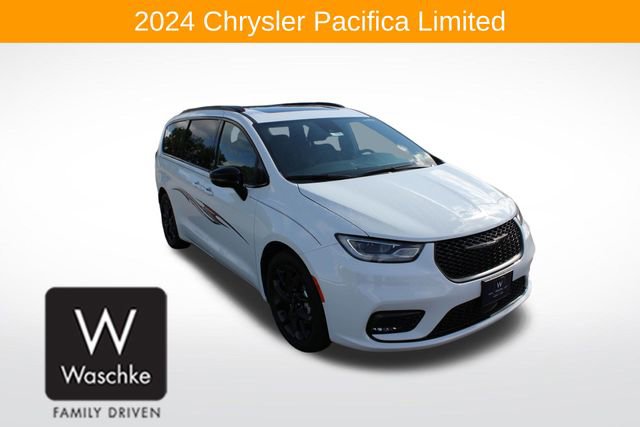 Used 2024 Chrysler Pacifica Limited w/ Uconnect Theater Family Group