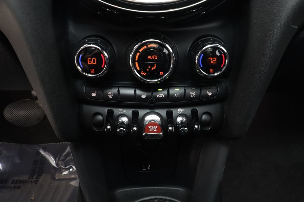 Used 2022 MINI Cooper 4-Door Hardtop FWD image 11