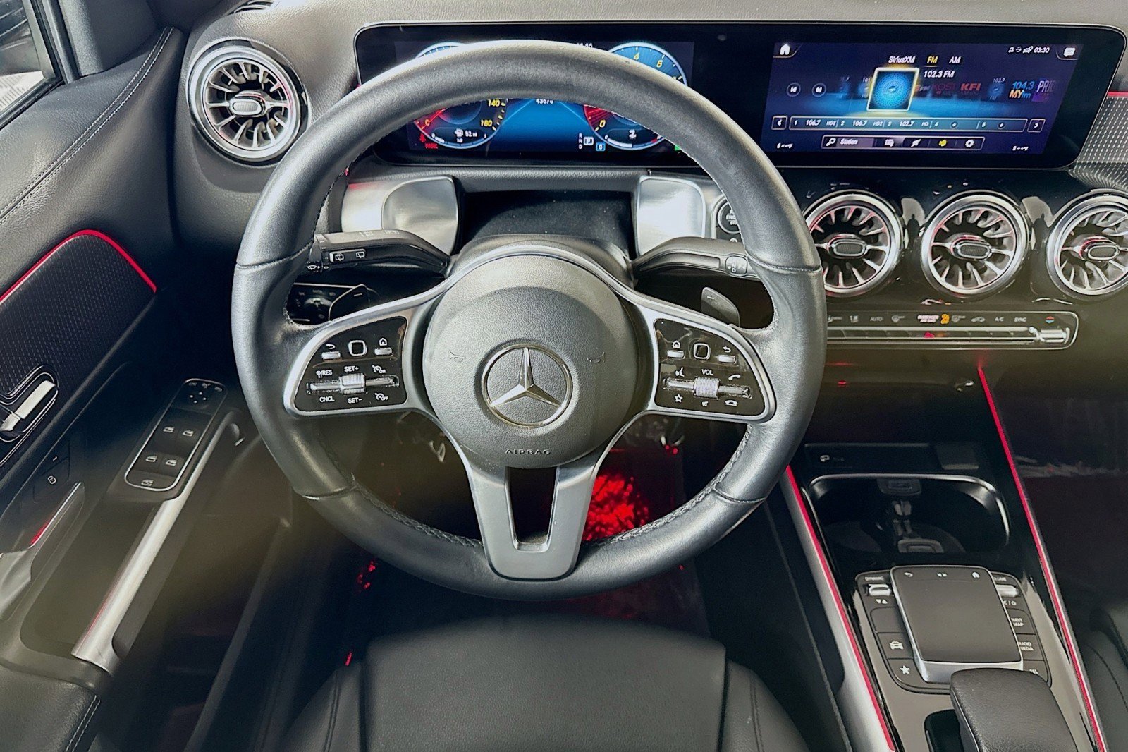 Used 2023 Mercedes-Benz GLB 250 image 5