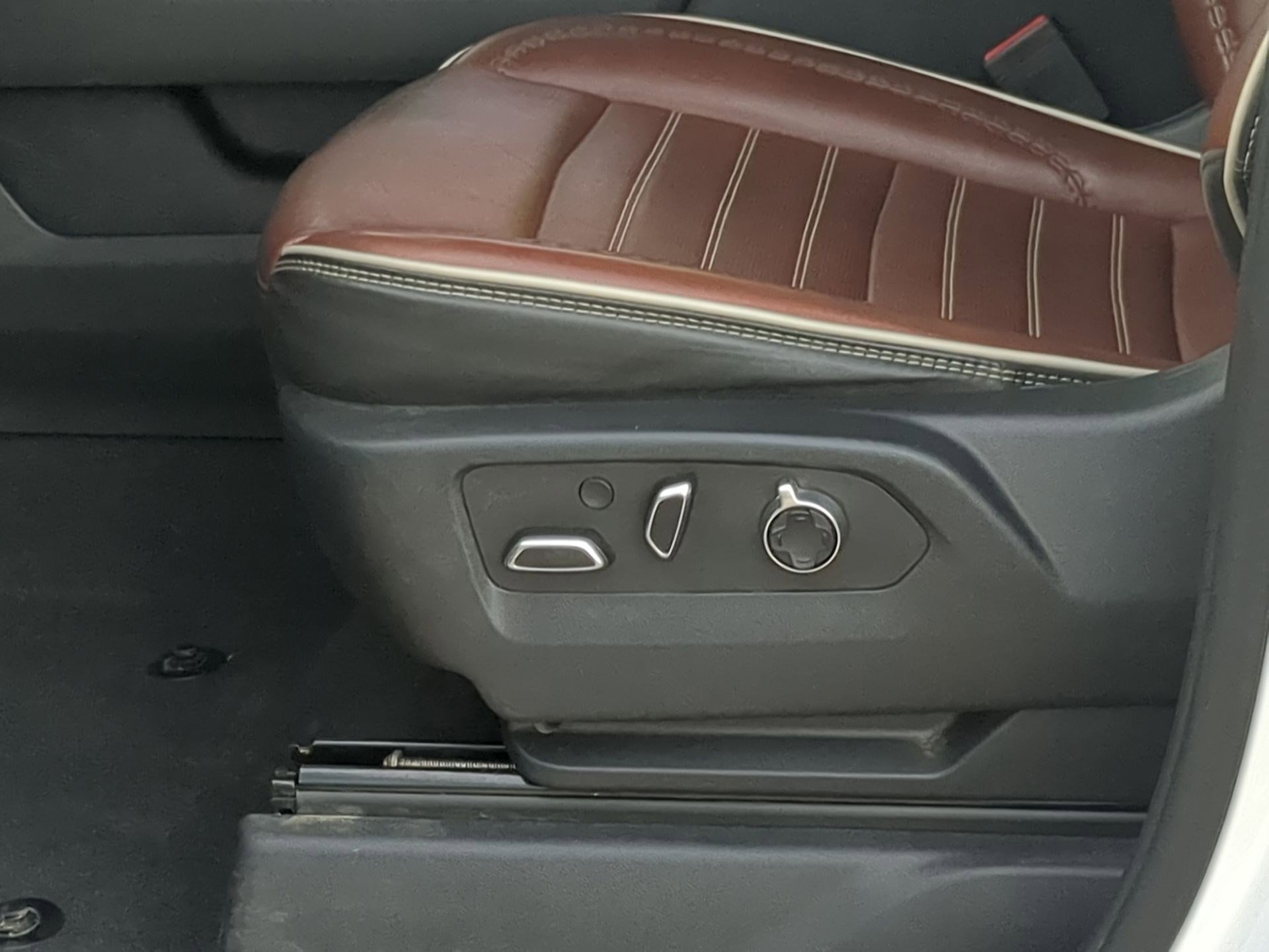 Used 2024 GMC Sierra 2500 Denali Ultimate w/ Max Trailering Package image 13