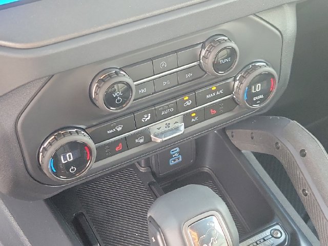 Used 2025 Ford Bronco Big Bend w/ Black Diamond Package AWD/4WD image 13