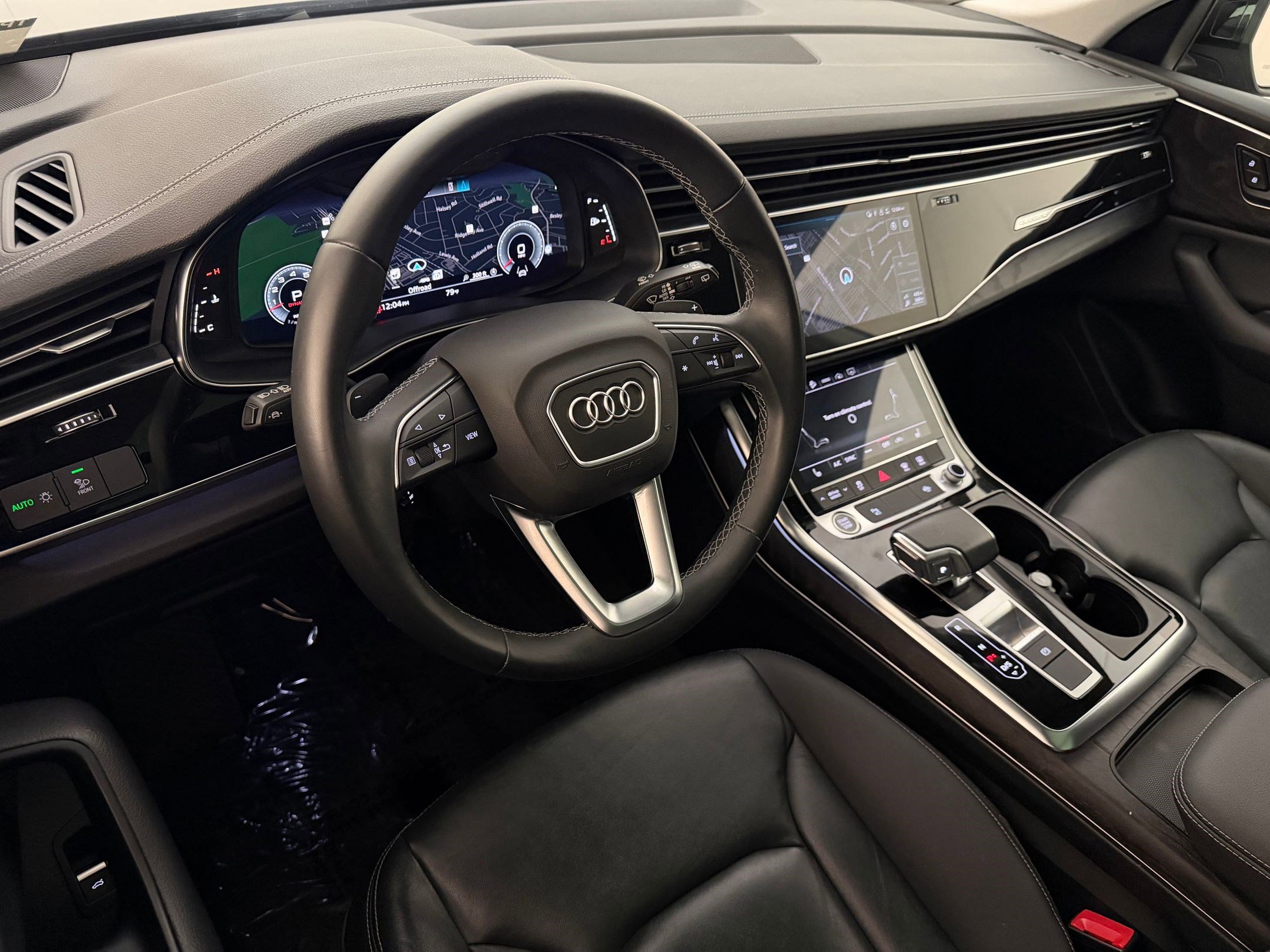 Used 2023 Audi Q8 Premium w/ Convenience Package image 4