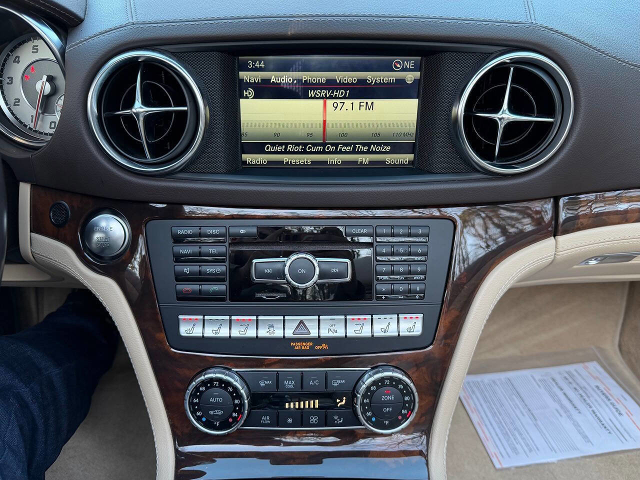 Used 2014 Mercedes-Benz SL 550 w/ Driver Assistance Package image 20