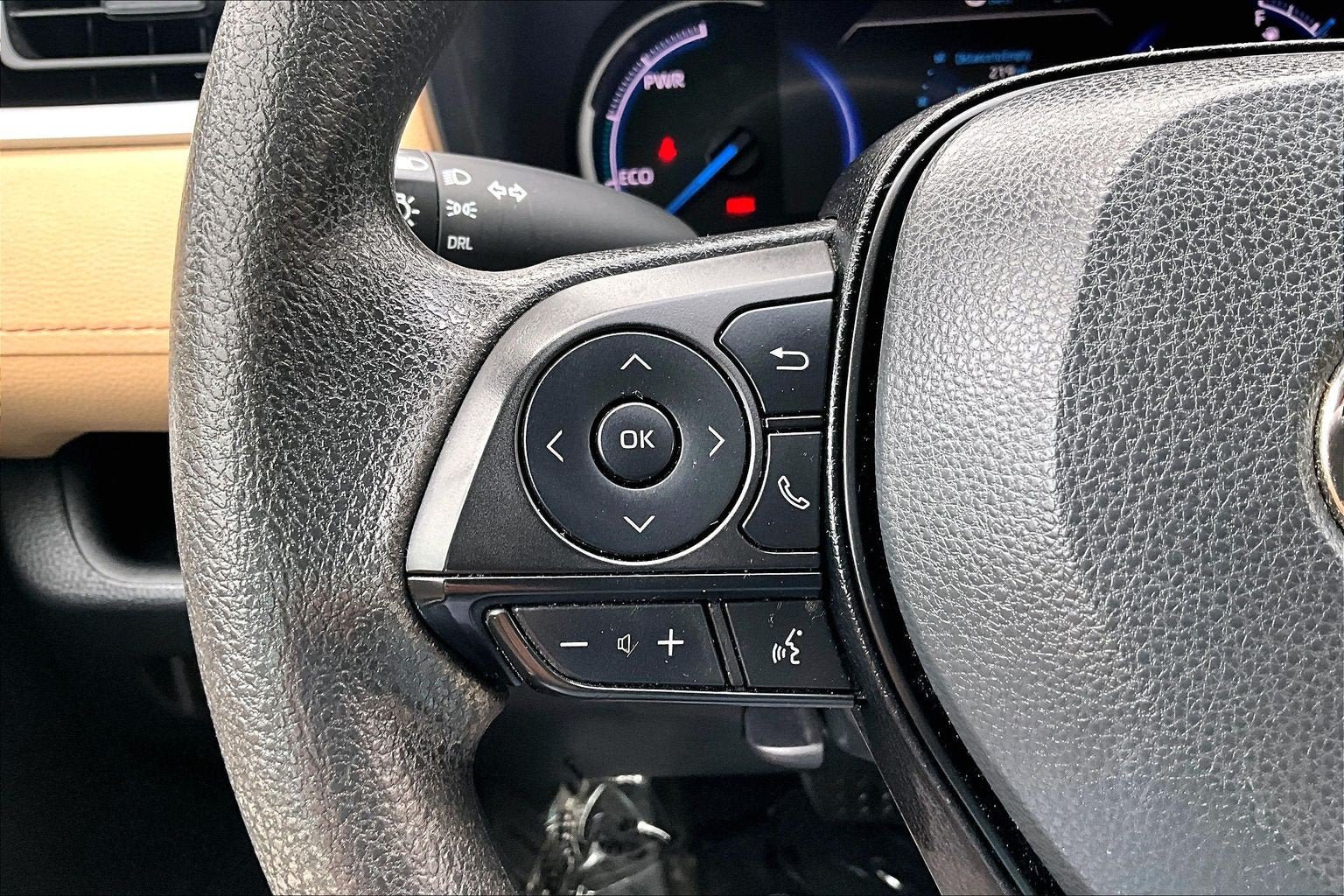 Used 2023 Toyota RAV4 LE AWD/4WD image 17
