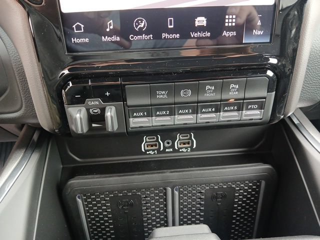 New 2026 RAM 5500 4x4 Crew Cab w/ Laramie Trim Package image 39