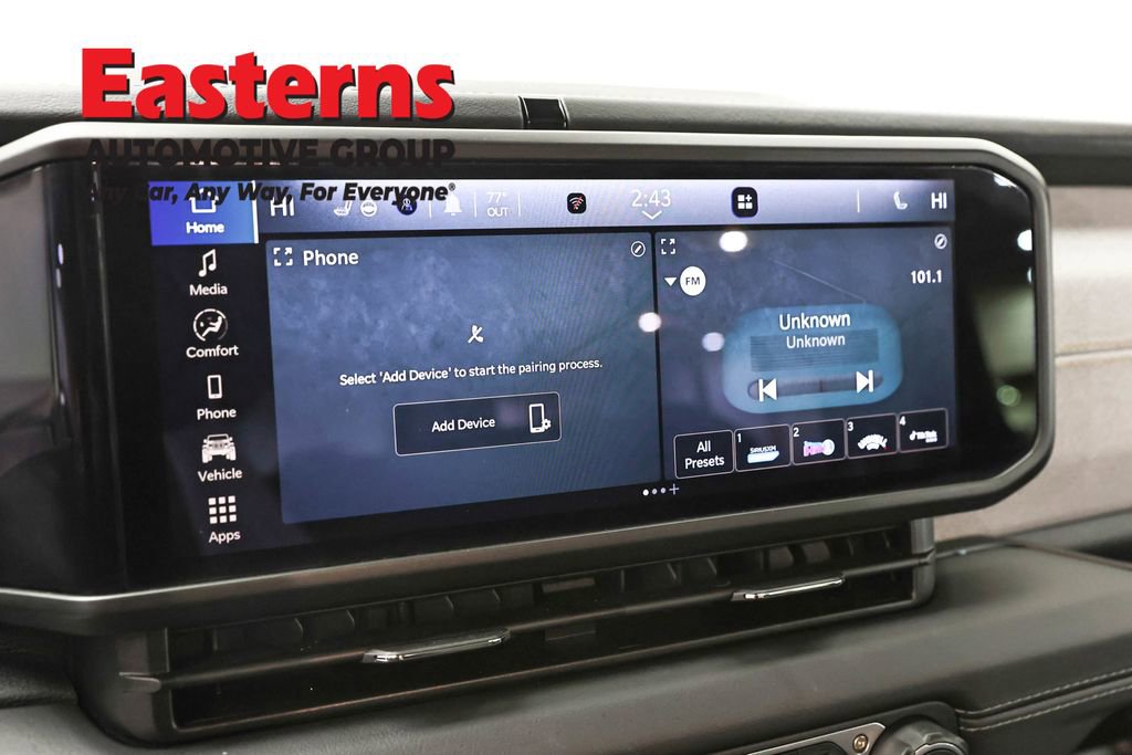 Used 2025 Jeep Wrangler Unlimited Sahara AWD/4WD image 19