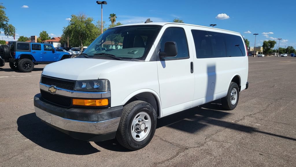 Used 2020 Chevrolet Express 2500 LT w/ LT Preferred Equipment Group RWD image 4