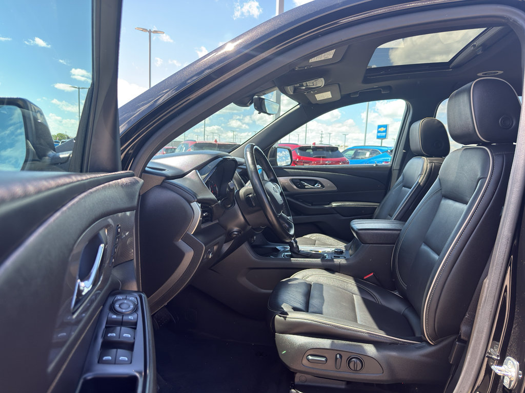 Certified 2023 Chevrolet Traverse Premier w/ Redline Edition AWD/4WD image 11