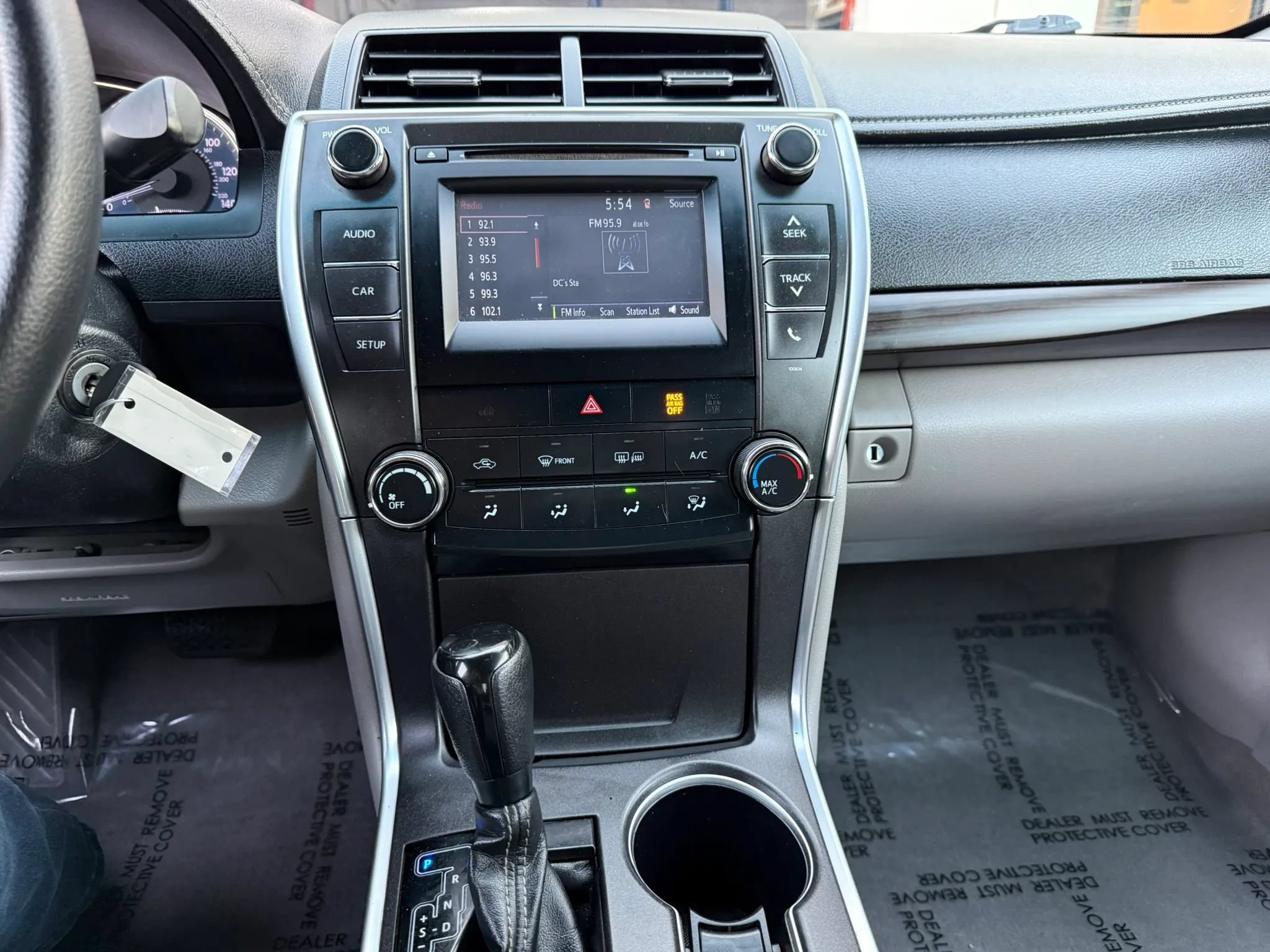 Used 2017 Toyota Camry LE FWD image 14