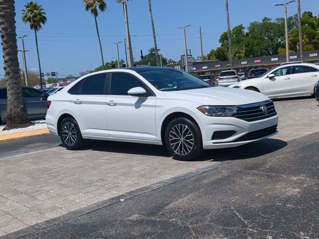 Used 2020 Volkswagen Jetta SE w/ SE Cold Weather Package image 2
