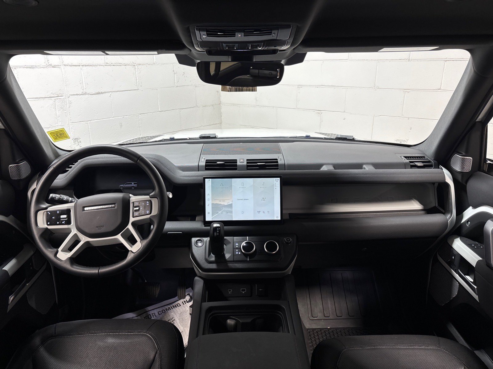 Used 2023 Land Rover Defender 130 X-Dynamic SE AWD/4WD image 34