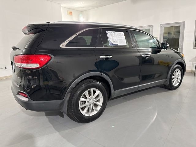 Used 2017 Kia Sorento LX w/ LX Convenience Package image 15