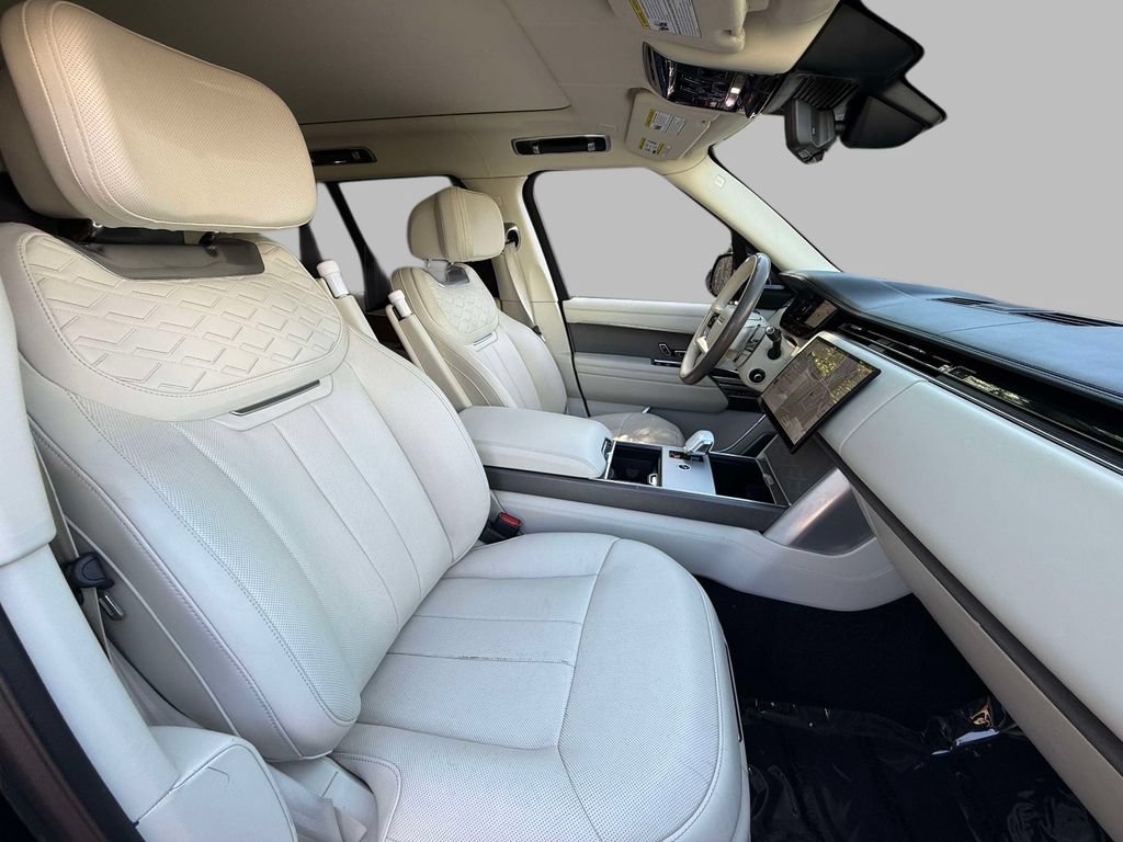 Used 2024 Land Rover Range Rover SV AWD/4WD image 14