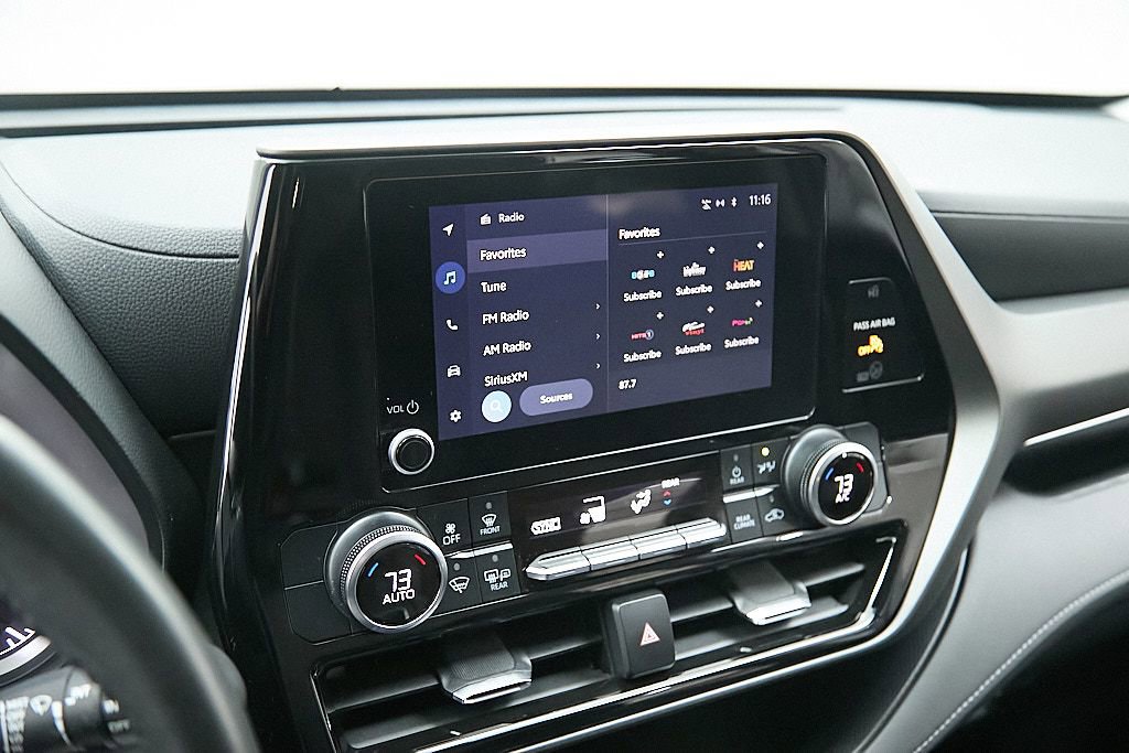 Used 2023 Toyota Highlander LE image 15