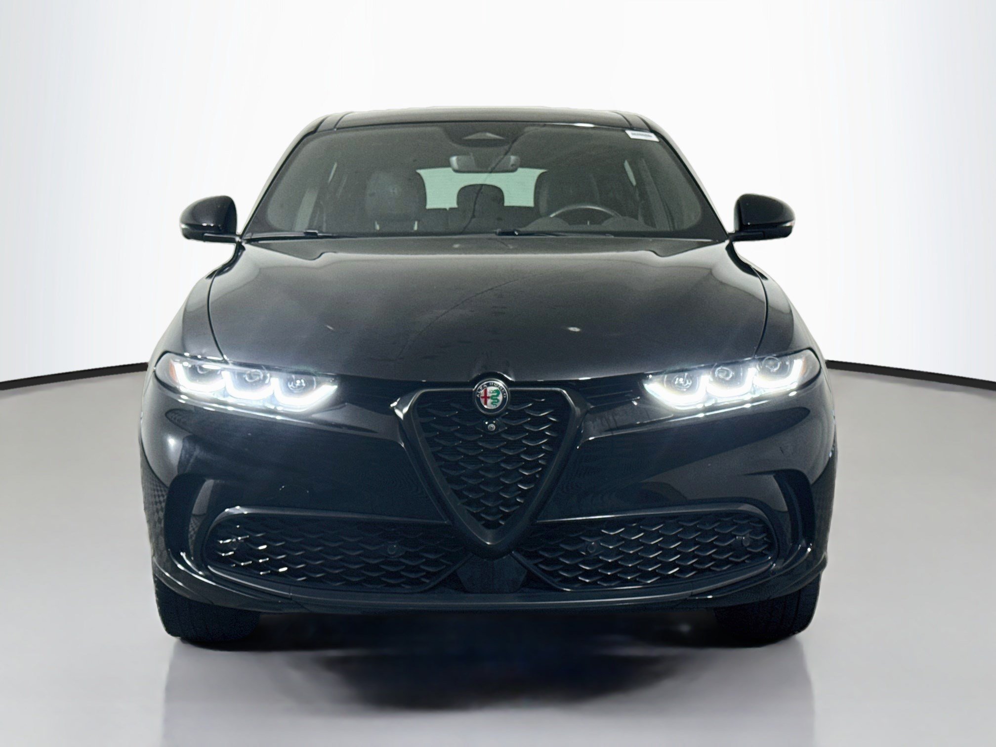 Used 2024 Alfa Romeo Tonale Veloce AWD/4WD image 2