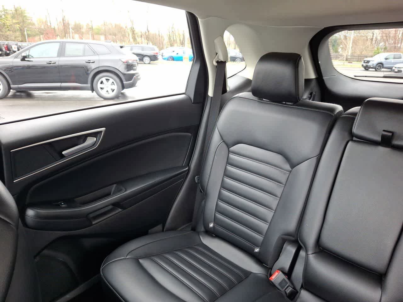 Certified 2024 Ford Edge SEL image 12