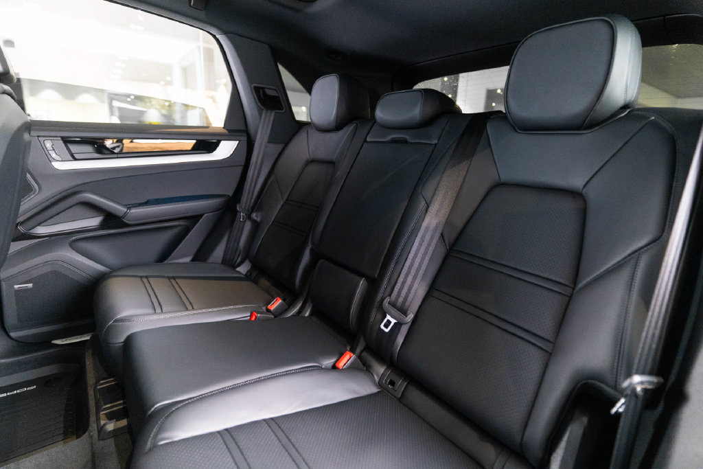 New 2026 Porsche Cayenne AWD/4WD image 36