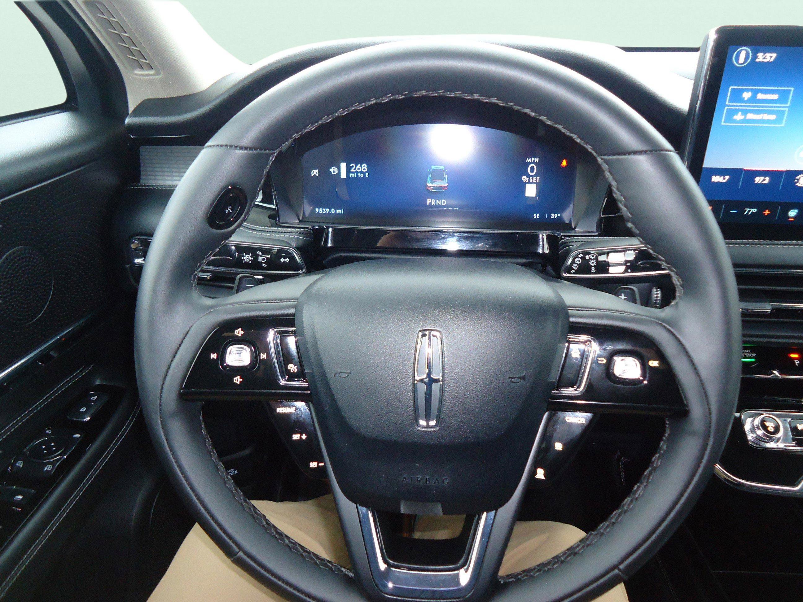 Used 2025 Lincoln Corsair AWD w/ Equipment Group 101A image 21