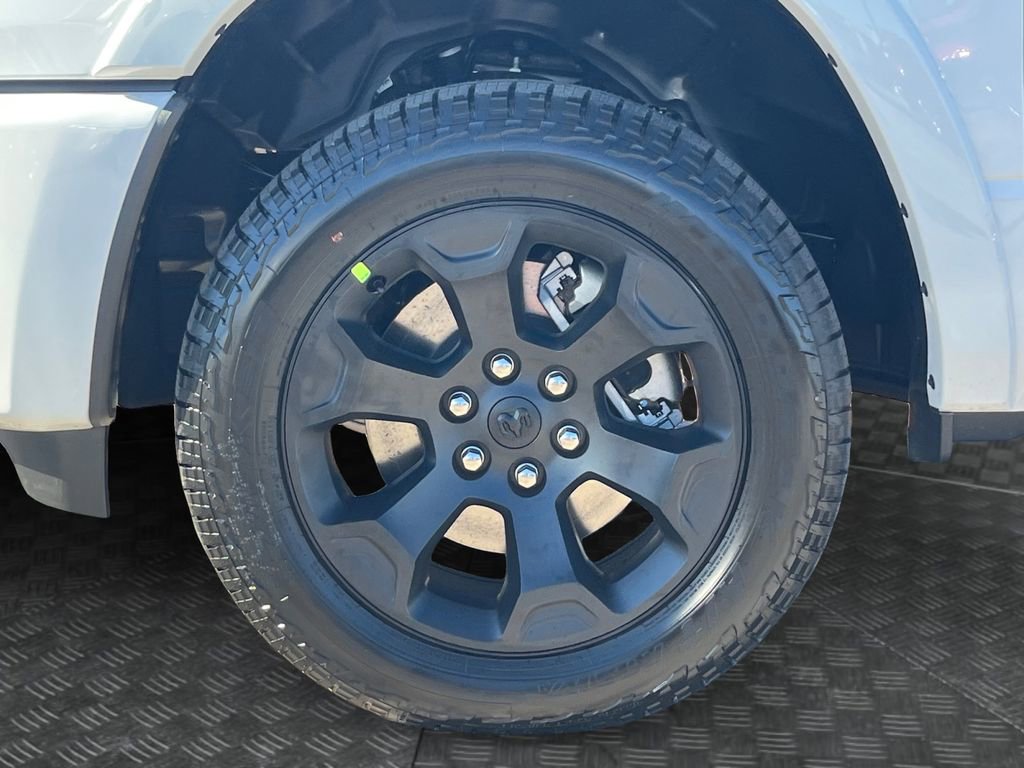 New 2026 RAM 1500 4x4 Crew Cab image 23